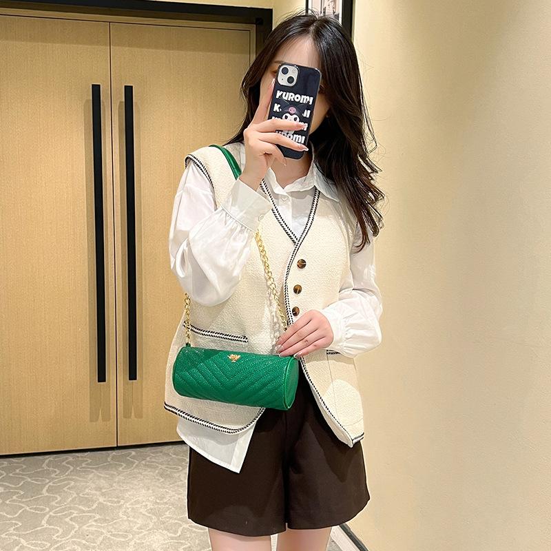 V-образная цилиндрическая сумка-ручка с текстурой капель воды. Красивая и модная сумка на одно плечо с диагональным крестом. Женская сумка.