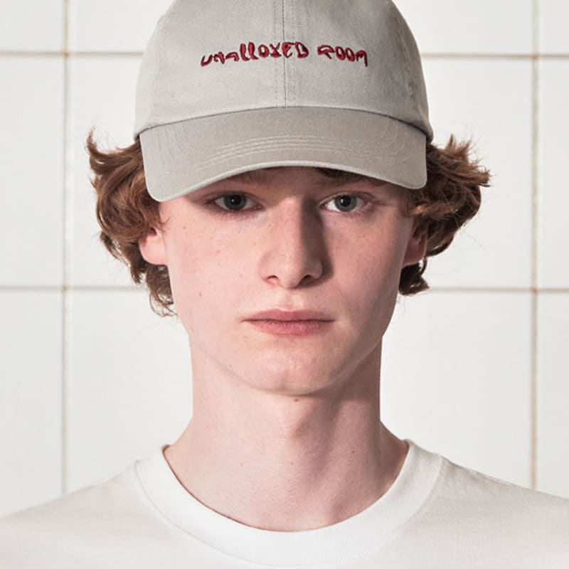 UNALLOYED UNALLOYED ROOM CAP / GREY