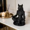 3D-печатная готическая статуэтка медитирующего оборотня, скульптура Зен-Зверя-Воина на круглой подставке, матово-черный фэнтезийный декор для стола, уникальный подарок для Волка