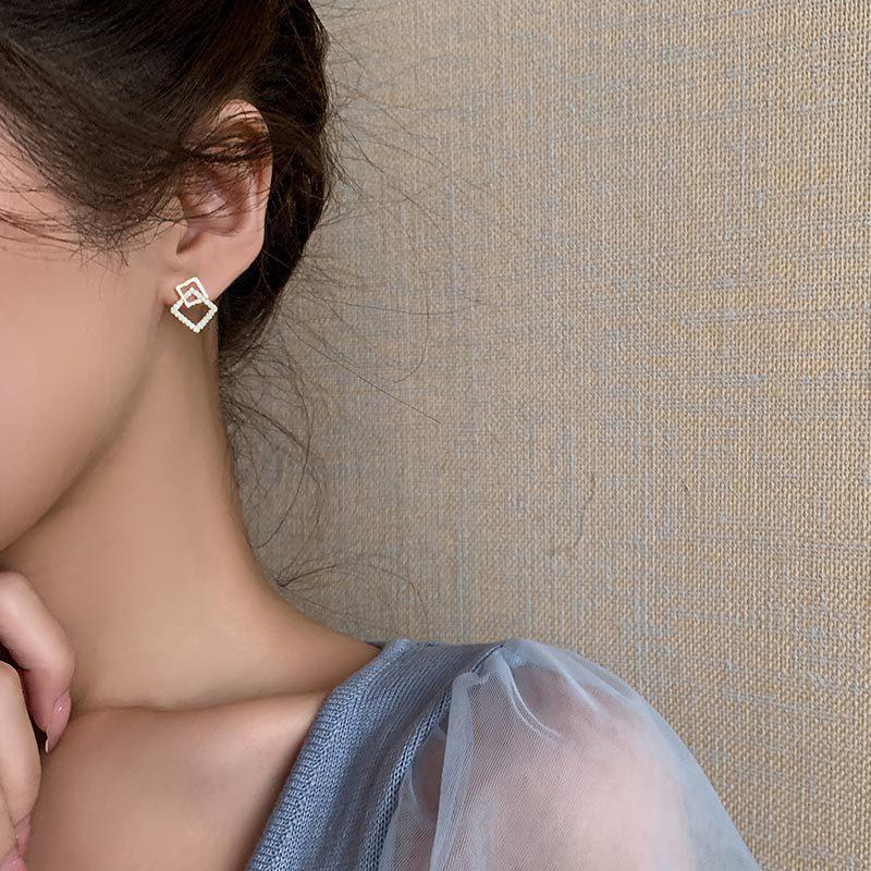 Квадратные геометрические серьги Простые и персонализированные серьги Изысканные и универсальные серьги Свежие милые девичьи ушки