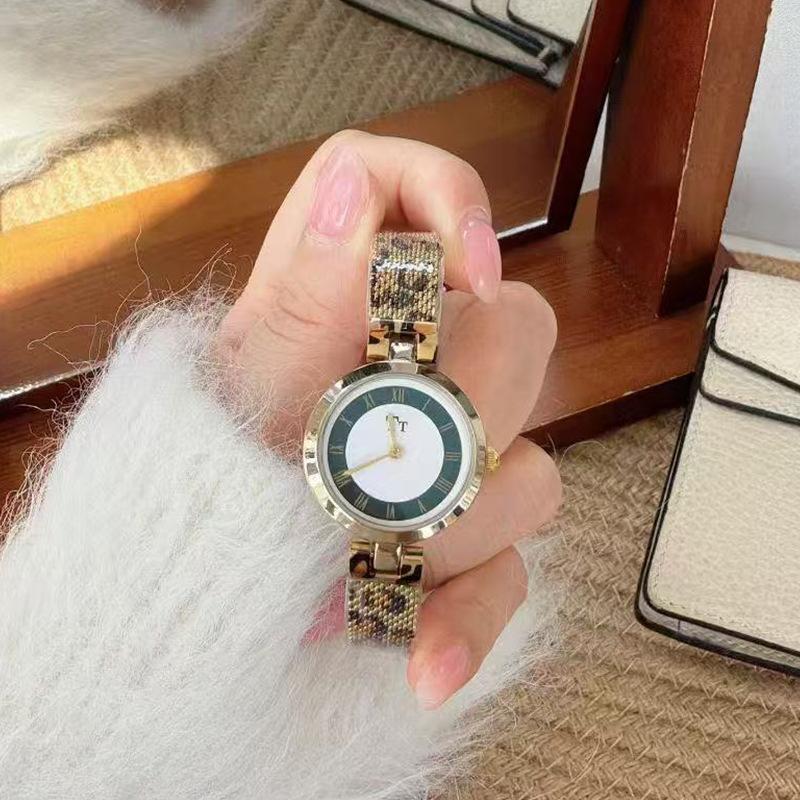 New Leopard Print Fashion Women'S Watch, Vintage Small Dial With Thin Strap, Casual Watch, High-End Women'S Timepiece.