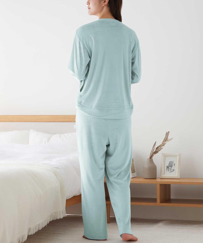 Gunze AUY901 Warm Velvet Pajama Beige Women's Set,