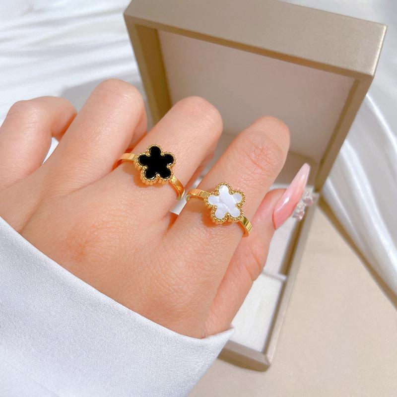 New Stainless Steel Flower Ring for Women Temperament Fashion Five Leaf Rings Trendy Charm Party Jewelry Gifts Wholesale 18mm