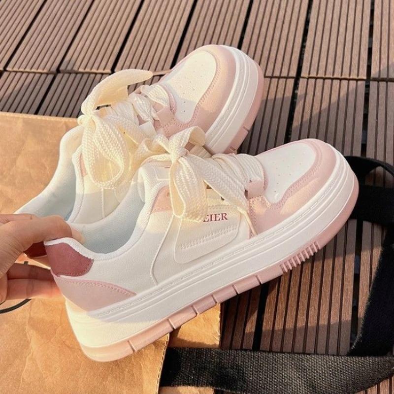 2024 Spring and Autumn New Casual Fashion Shoes Board Shoes Korean Version of Students Lightning Soft Sole Small White Shoes