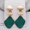 Модные серьги-капли зеленого, белого и красного цвета, геометрические серьги-капли для женщин, панк-металлические серьги, модные украшения, рождественские серьги в подарок