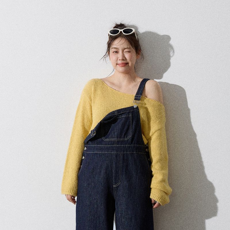 Zhang Ren Plus Size Women's Clothing Fat Sister mm Slimming Suit Atmosphere off-the-Shoulder Small Fresh Sweater Denim Suspenders