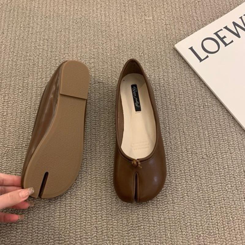 Корейская версия туфель дуду на одной педали, красные, с раздвоенным носком, в виде свиных копыт, подкова, на плоской подошве, новые, с мелким вырезом, туфли с декором, на мягкой подошве, одинарные туфли, женские