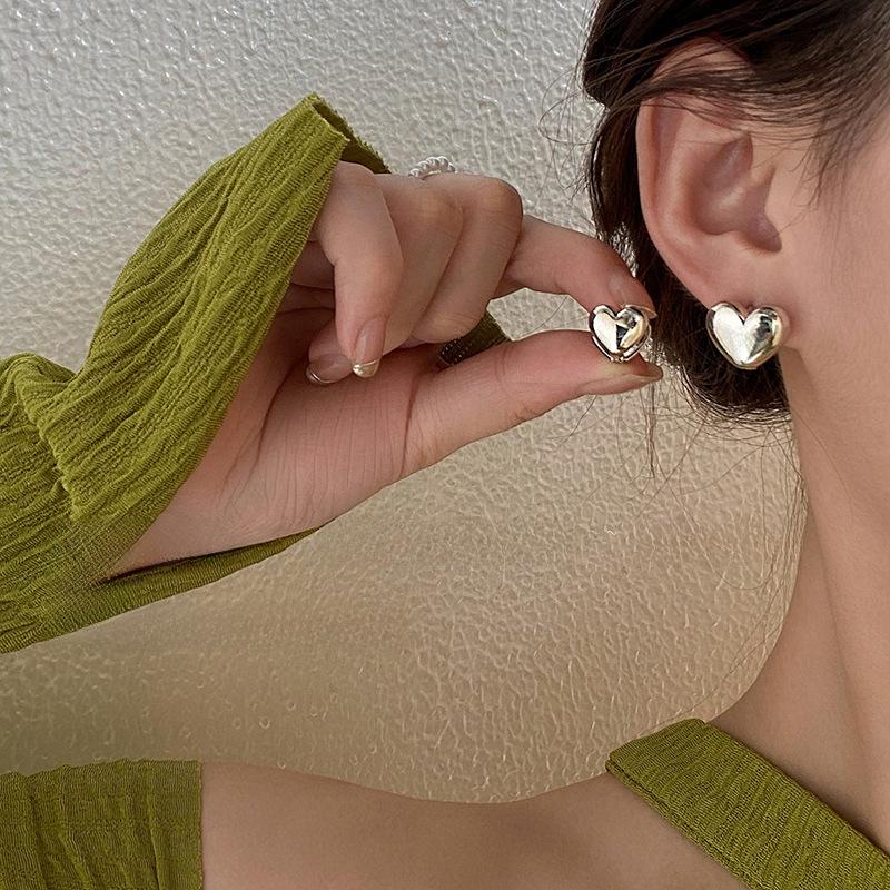 Dongdaemun Metal Heart Earrings - Luxurious Niche Design for Women