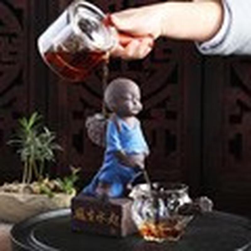Фигурка монаха из фиолетовой глины для чая с ситечком