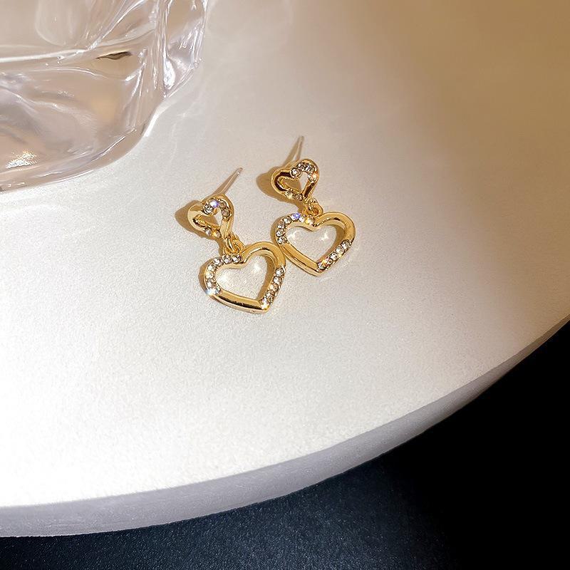 S925 Silver Diamond Inlaid Heart Earrings - Korean Winter Simple Fashion Earrings