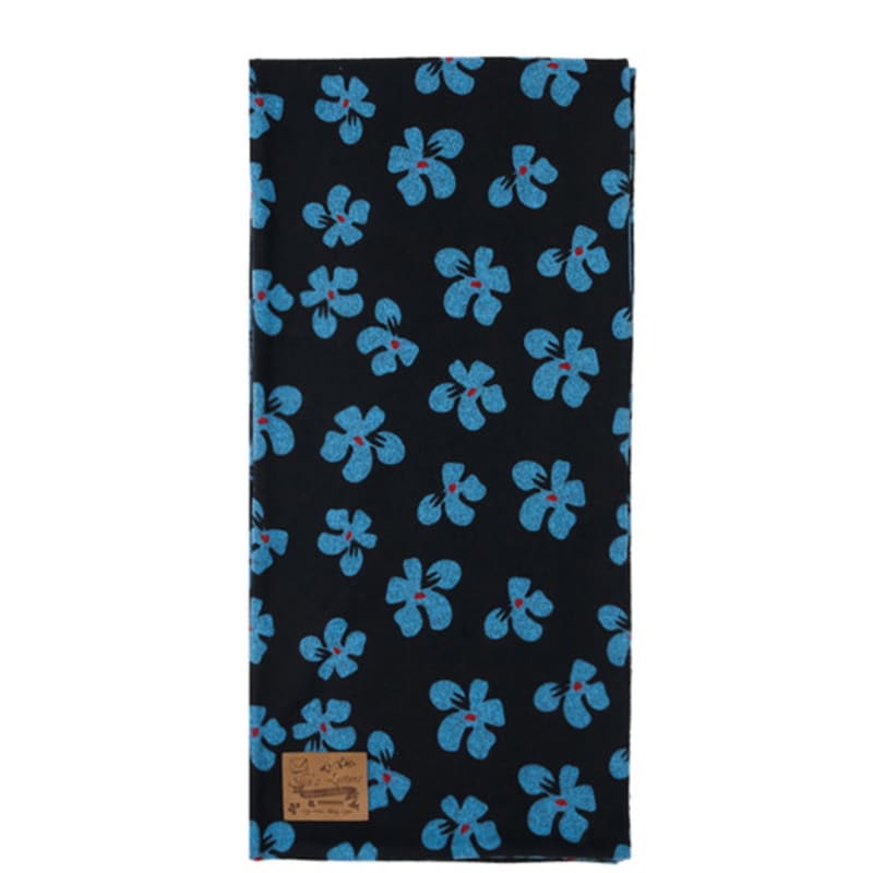Shin’s Letters D.Muffler no.9 _ Blue Floral Big Muffler