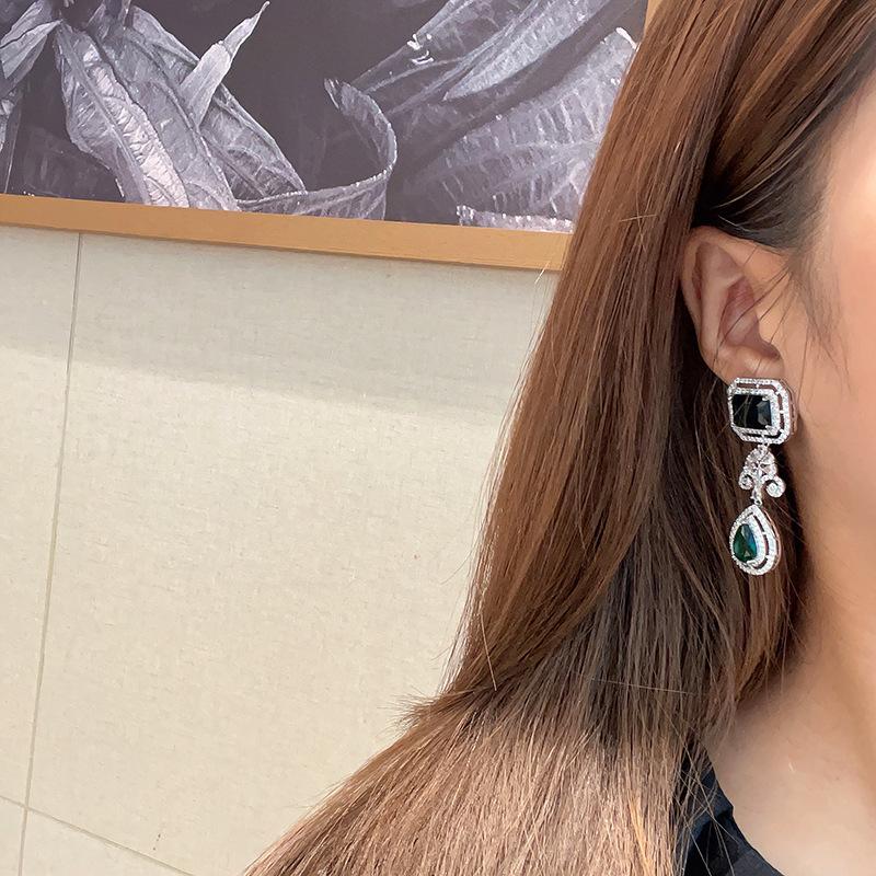 Зеленые квадратные серьги преувеличивают атмосферу красочные серьги с кубическим цирконием