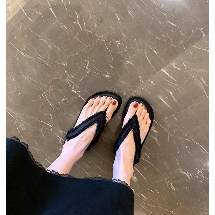 Grape Mother Has the Same Fashionable Silk Rough Edge Flat Bottom Toe Sandals for Women's Summer Minimalist Style Casual Versatile Soft-soled Sandals