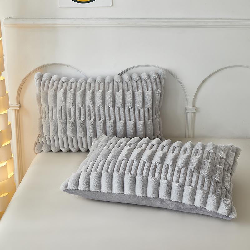 Плюшевая наволочка на длинную подушку из искусственного кроличьего меха - Двусторонняя наволочка из молочного велюрового флиса