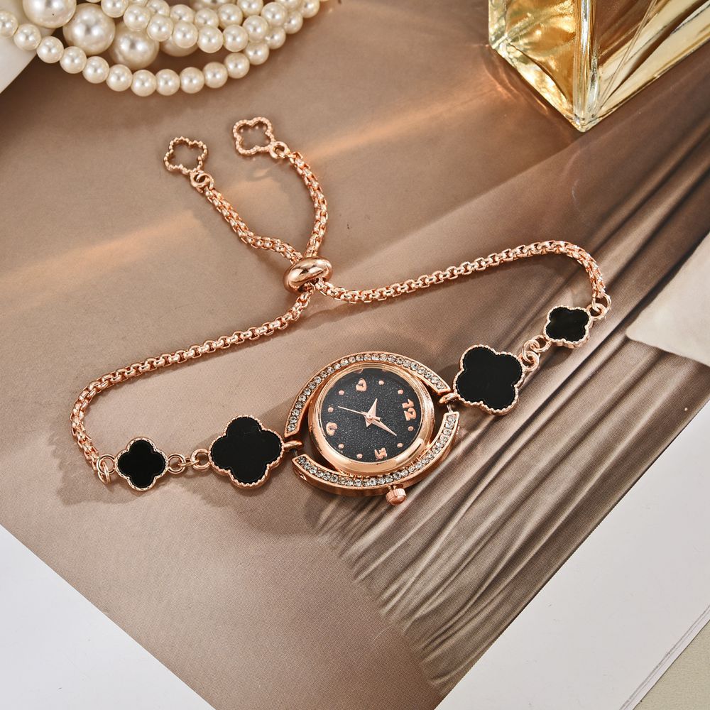 Temperament Diamond Plated Decoration Four Leaf Clover Lazy Pulling Bracelet Watch
