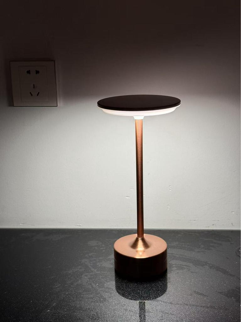 LED Retro Touch Table Lamp – Induction Flying Saucer Design for Hotels & Restaurants, Rechargeable I-Shaped Metal Lighting Fixture.