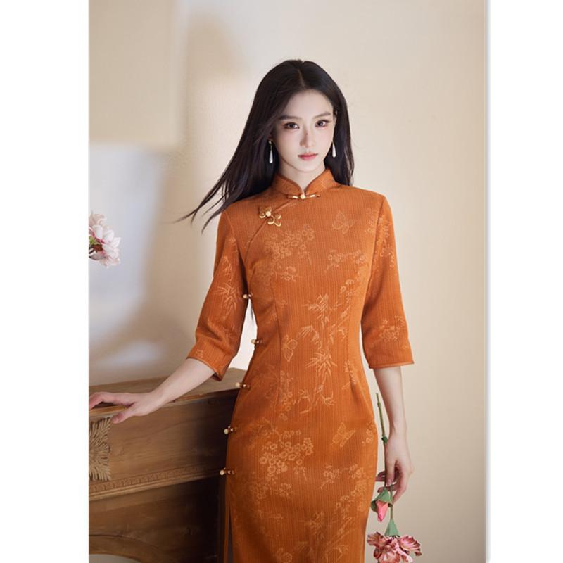 Retro Chinese style brocade velvet jacquard long seven-quarter-sleeved cheongsam 1011 autumn new improved Chinese young cheongsam