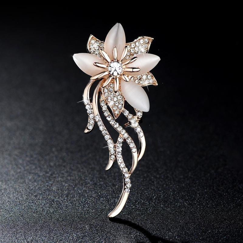 Brooch High-End Sense Niche High-End Women'S Silk Scarf Buckle Alloy Corsage Small Fragrant Wind Pearl Rhinestone High-End