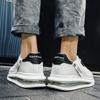 Кроссовки Мужская модная повседневная обувь Мужская обувь для папы Тенденция контрастного цвета Универсальная мужская обувь Мужская маленькая белая обувь