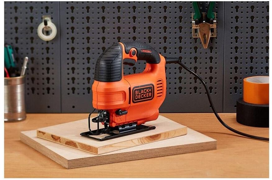Маятниковый электролобзик Black & Decker KS701PEK