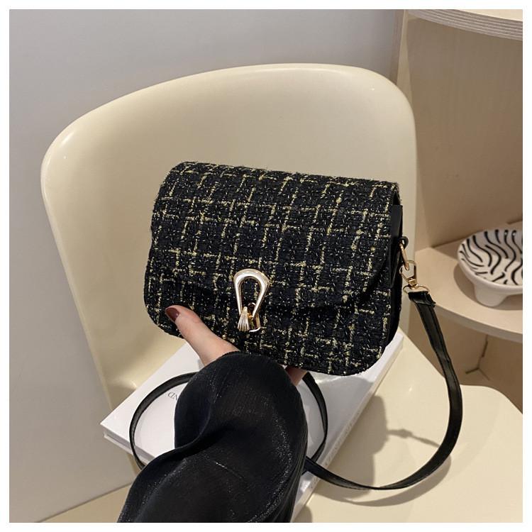 Stylish Plaid Small Bag For Women With Lock Closure For Daily Casual Use