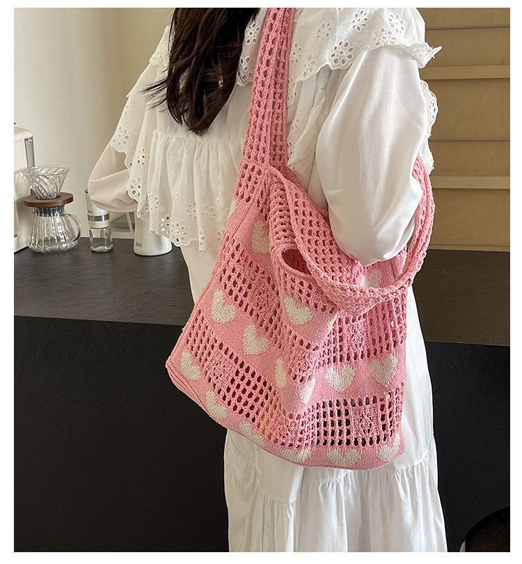 Вязаная сумка-тоут с вырезом в форме сердца для женщин 2024: Сумка большой вместимости, пляжная и для покупок