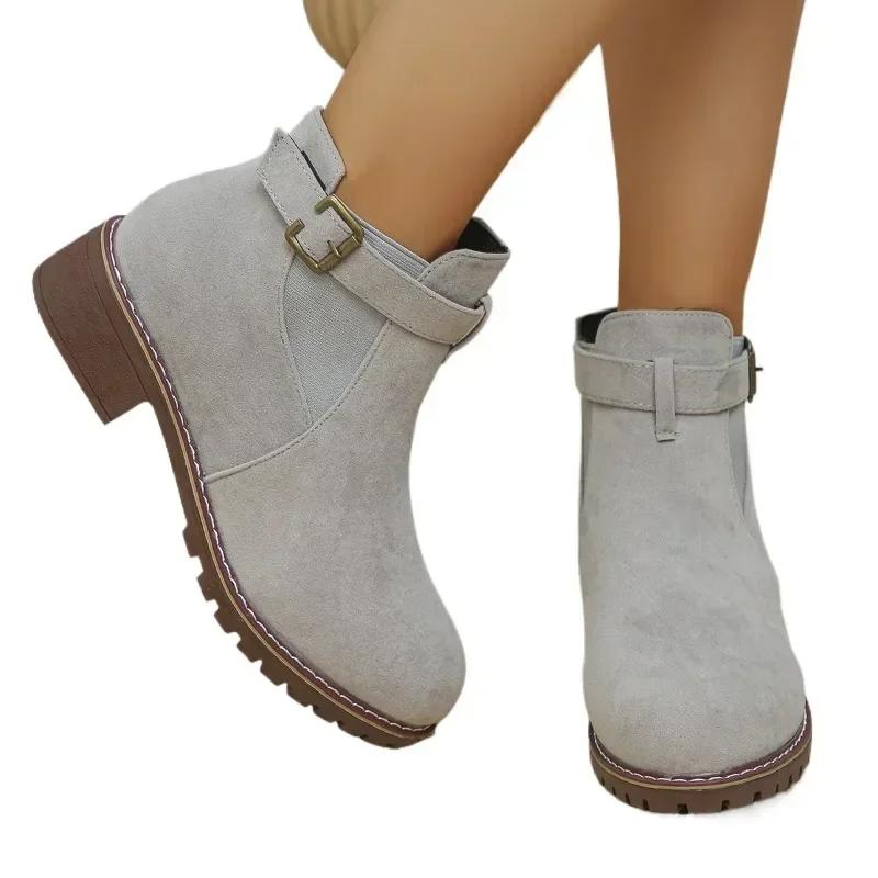2024 Модная обувь Женские ботинки с пряжкой, осенние, с круглым носком, однотонные, с коротким бочонком, на толстом каблуке, большого размера, голые ботинки