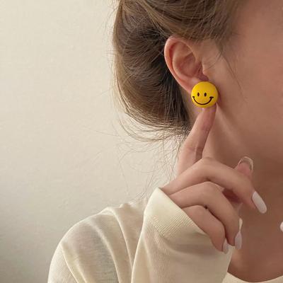 Желтые серьги-смайлики, персонализированный дизайн в японском и корейском стиле, серьги как у знаменитостей, милые и простые, маленькие и модные серьги-гвоздики.