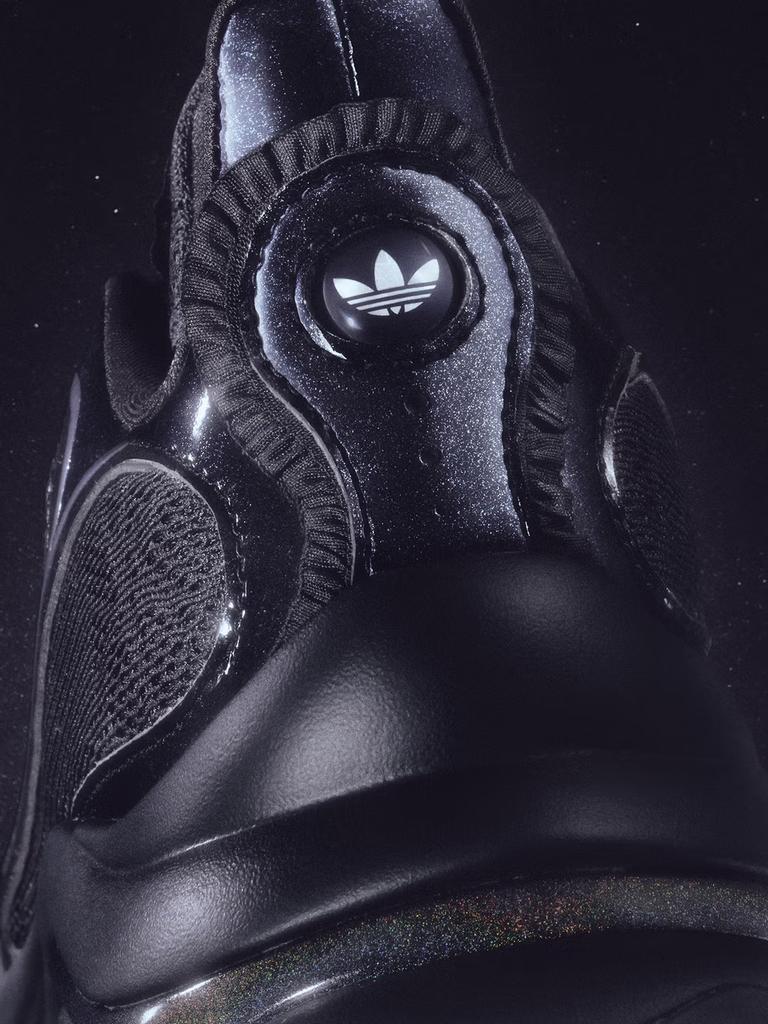 Adidas "Парящая бабочка" OZVENUZ W Винтажные спортивные туфли для женщин - Дизайн Adidas с тремя листьями HQ2677