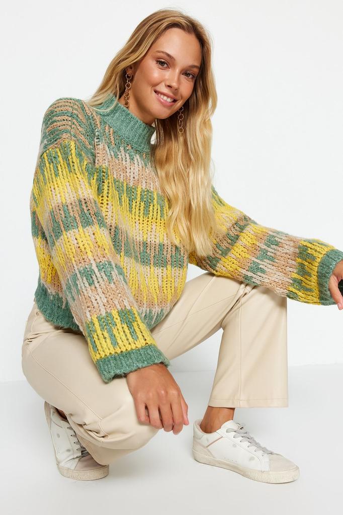 Женский свитер в элегантном стиле, зеленый мягкий текстурированный толстый укороченный трикотаж с воротником-стойкой