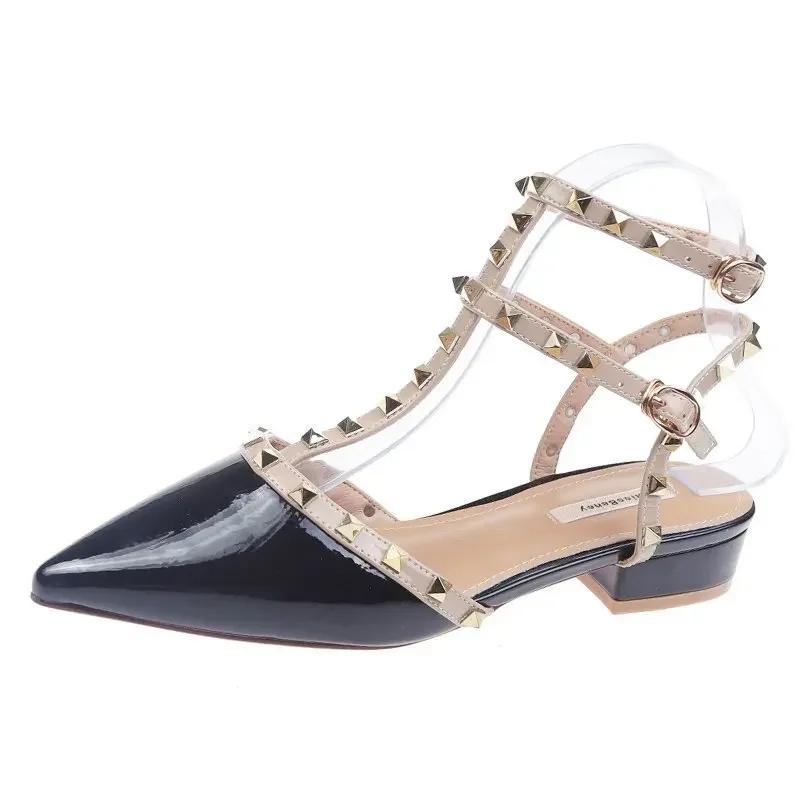 Новые летние туфли Baotou One Word Buckle с заклепками на высоком каблуке и заостренной головкой, модные одинарные туфли, все подходящие сексуальные сандалии для женщин