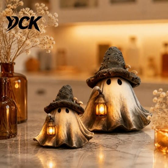 Atmospheric Halloween Party Supplies Ghost Wizard Hat Resin Figurine with LED Lantern, Vintage Witch Decorative Lantern for Haunted House Holding Lamp