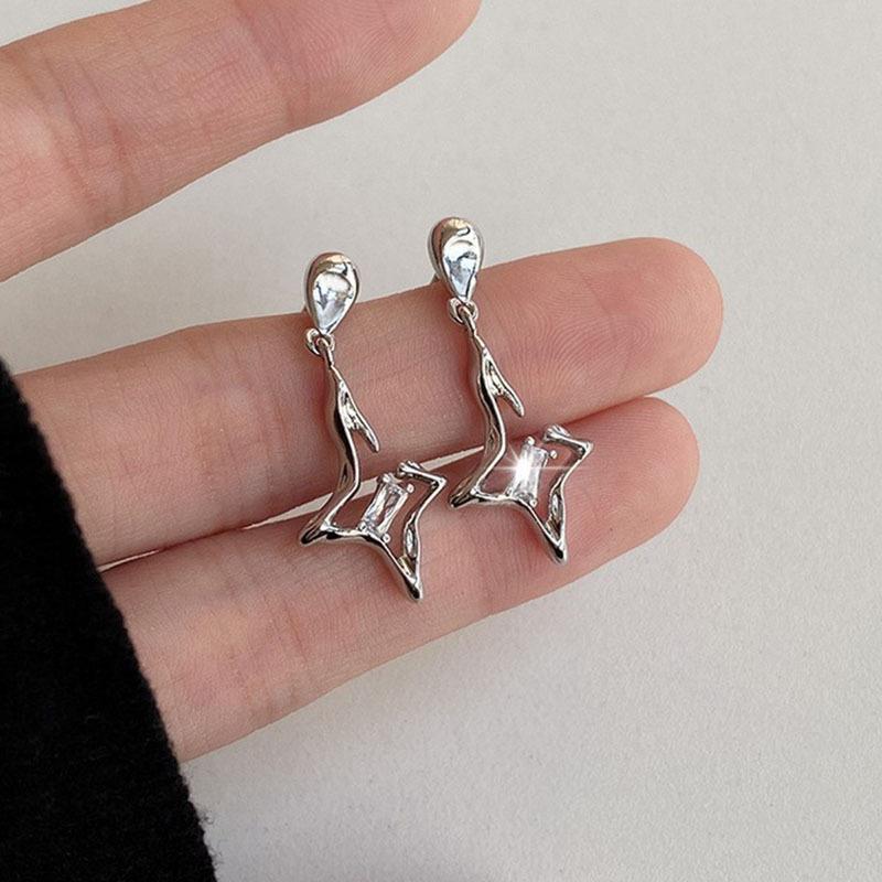 Необычные серьги в форме звезды с цирконием из металла для женской моды. Персонализированные и минималистичные серьги для темперамента.
