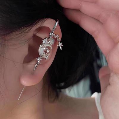 Миф о Луне Серьги-крючки для ушей Готические серьги-мечи Панк серьги-иглы с пирсингом Луны Серьги-звезды Хэллоуинские украшения Подарок