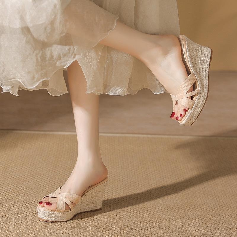 Женские шлепанцы на танкетке с толстой подошвой с открытым носком, новинка лета, водонепроницаемые, на платформе, на высоком каблуке, соломенные сандалии