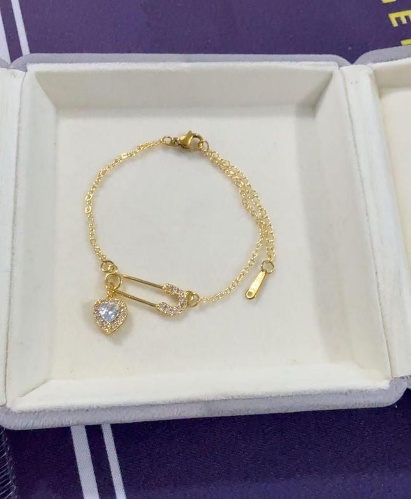 Женское ожерелье с подвеской в виде сердца и булавки из циркона - Роскошная цепочка из титановой стали