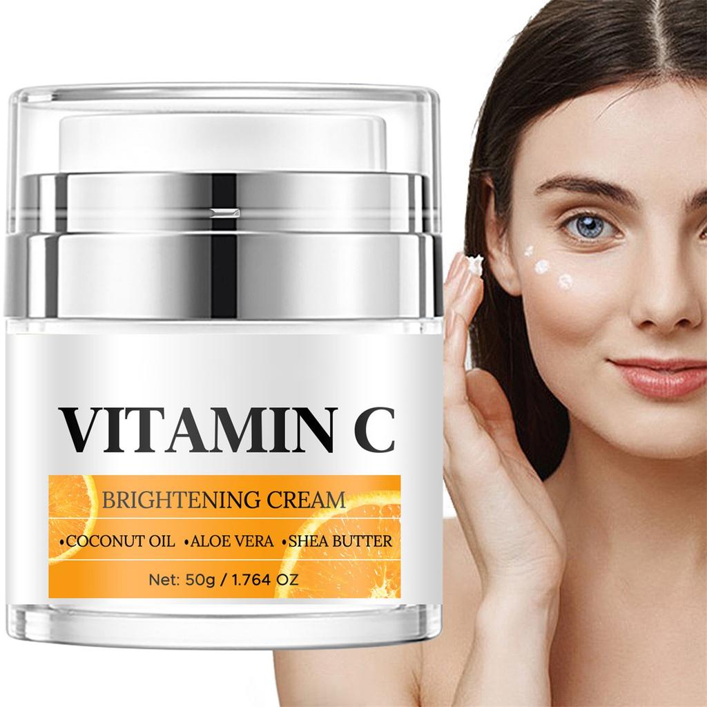 Увлажняющий крем для лица осветляет тон кожи, устраняет тусклость, глубоко увлажняет и питает кожу