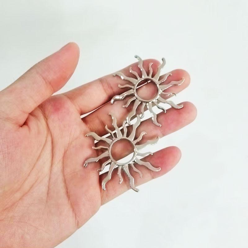 Золотые полые серьги-гвоздики в форме солнца для женщин