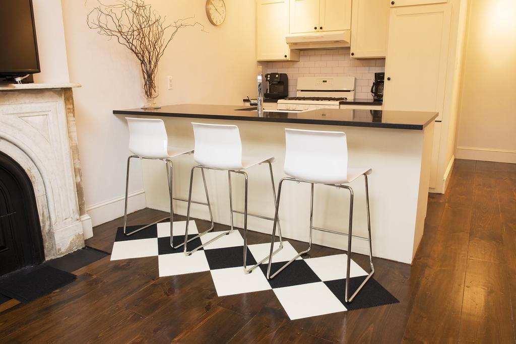 Нескользящий коврик-плитка Sanko для домашних животных, 30x30 см, темно-серый, 20 шт., Сделано в Японии, Водоотталкивающий, Дезодорирующий, Моющийся, KN-31