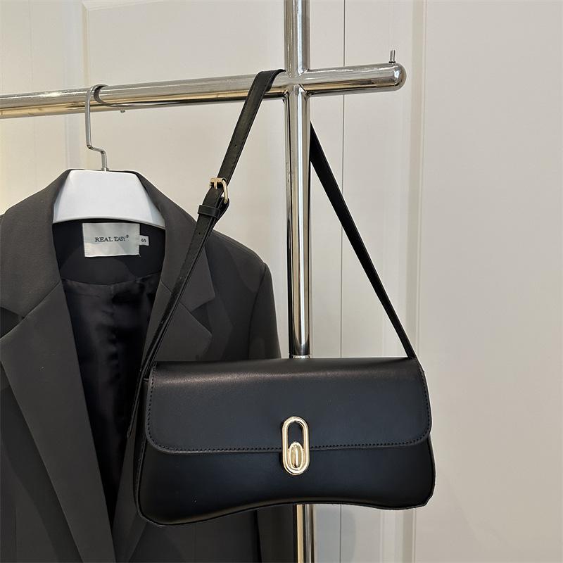 Ручная сумка-багет женская маленькая квадратная сумка французская индивидуальность трендовая 2025 новая замок модная ретро подмышечная зарубежный стиль на одно плечо