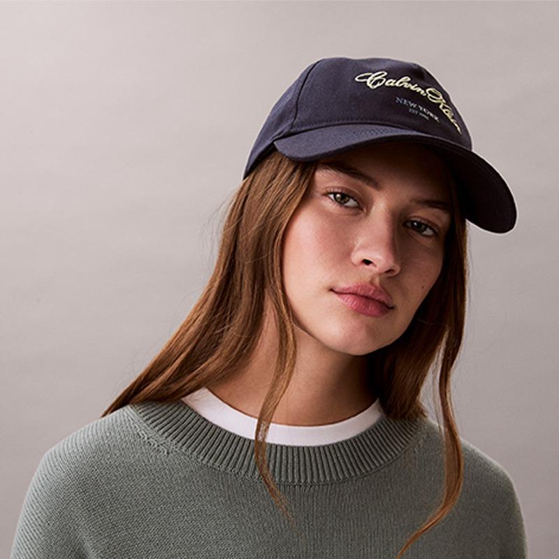 Calvin Klein Leisure sports floral letter embroidery pure cotton cotton peaked cap men and women same style couple model navy blue 4F5085G-VEK