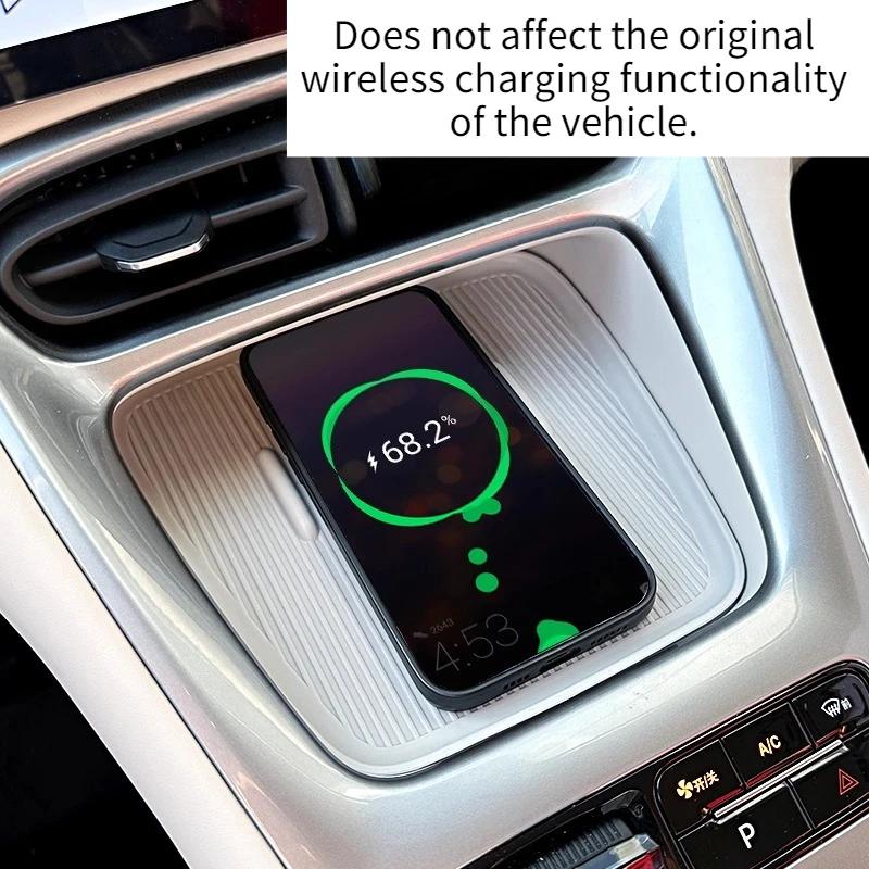 Для Geely 24-26 Xingyuan EX2 EMAS 5, беспроводной коврик для зарядки на центральную консоль, нескользящий силиконовый коврик, аксессуары для интерьера