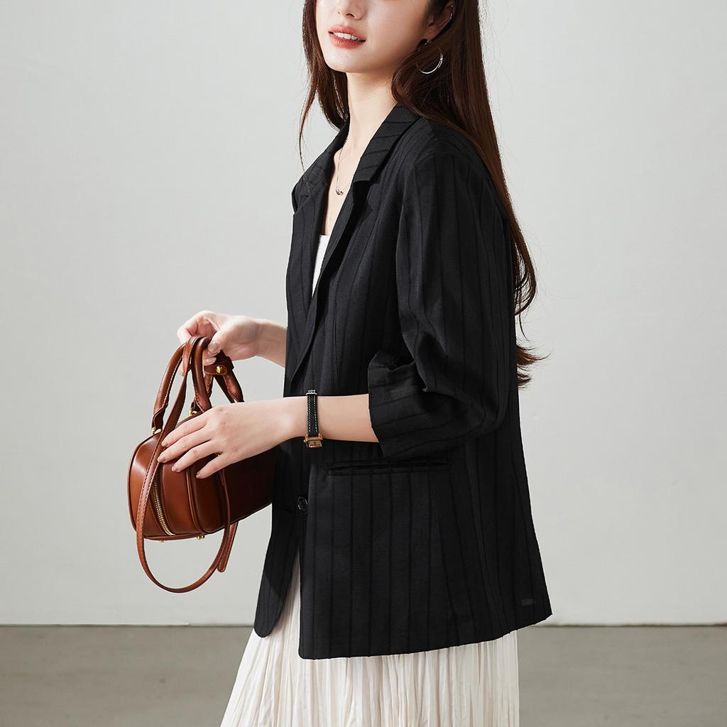 Minimalist commuting seven quarter sleeved suit jacket for women, 2026 Spring and Autumn fashion versatile casual top