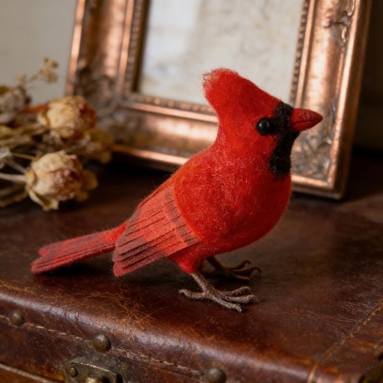 Felt Bird Sculpture Handmade Wool Songbirds Figure Realistic Wildlife-Inspired Design Soft Layered Feathers Decorative Figurine