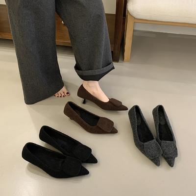 Французские туфли на низком каблуке в стиле ретро из замши, женская обувь 2025, новая осенне-зимняя бархатная темпераментная обувь в стиле маленькой феи для работы