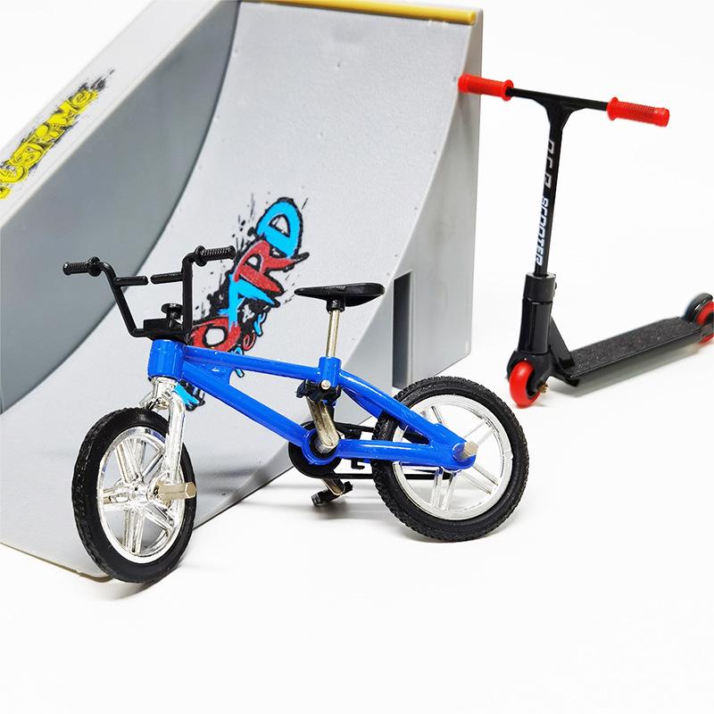 Finger Skate Park: Alloy Scooter, Skateboard & Mini Bike Set