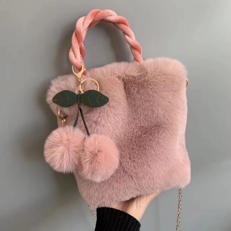 Плюшевая сумка осень и зима новая вишневая плюшевая сумка на одно плечо косая пролетная модная универсальная плюшевая сумка женская сумка