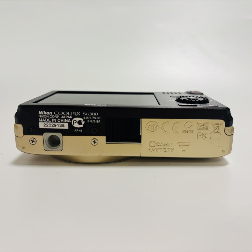 [Б/У] Цифровая камера Nikon COOLPIX S6300 16,0 МП, золотистая, 10-кратный зум, из ЯПОНИИ