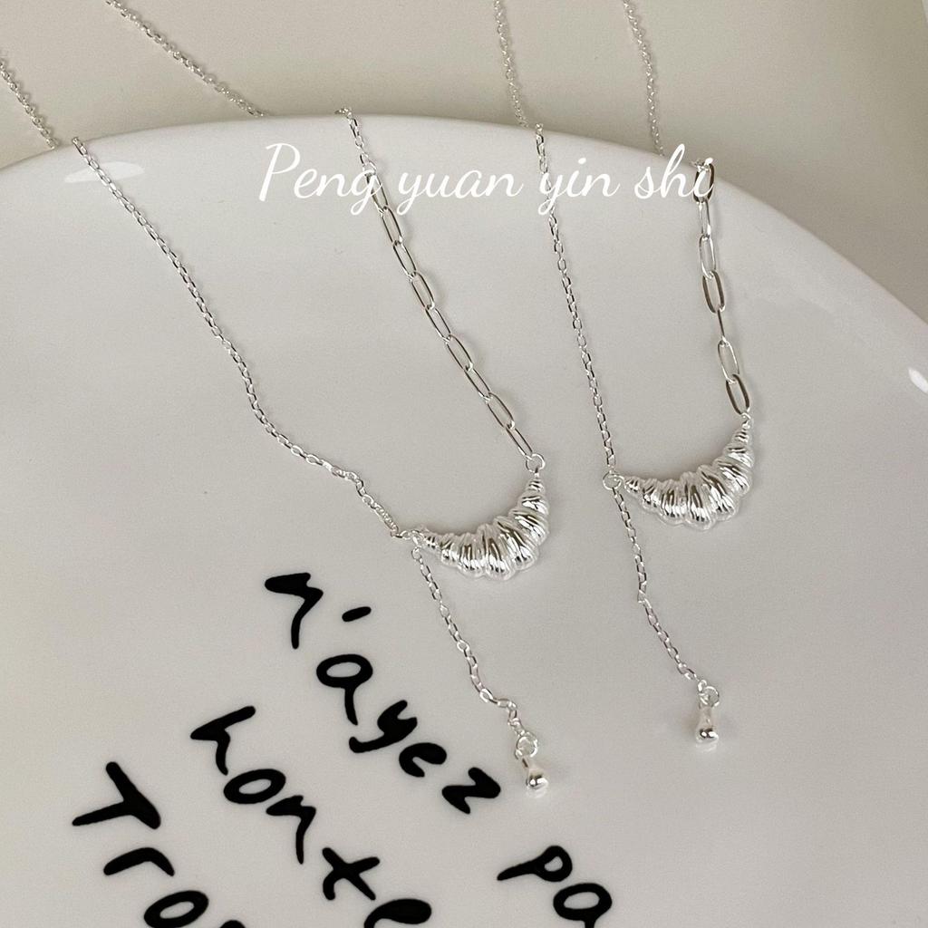 Серебряное ожерелье Su Chuang S925 с кисточкой в виде круассана для женщин - Элегантный дизайн в виде капли воды с ощущением роскоши, Универсальная цепочка на ключицы