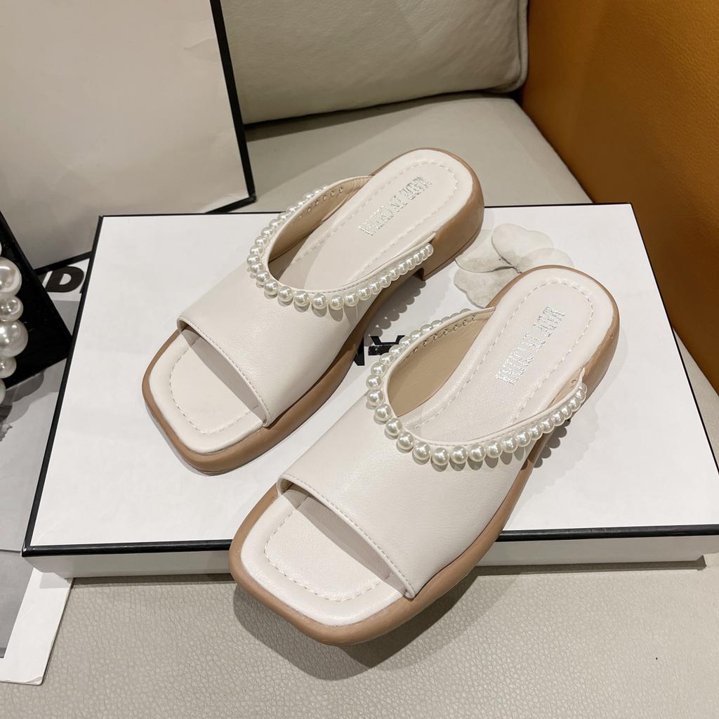 2024 Новые летние женские тапочки Модные сандалии с жемчугом Женские тапочки с открытым носком на низком каблуке Сексуальные сандалии на плоской подошве с открытой пяткой Женские тапочки